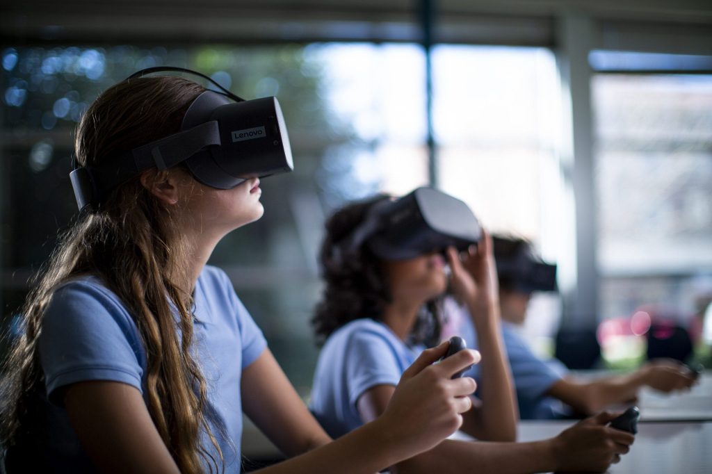VR